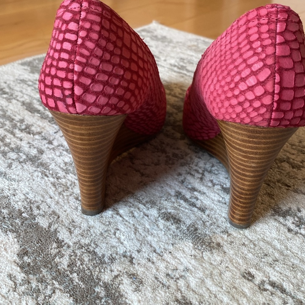 Max Studio Wedges - Picture 6 of 6